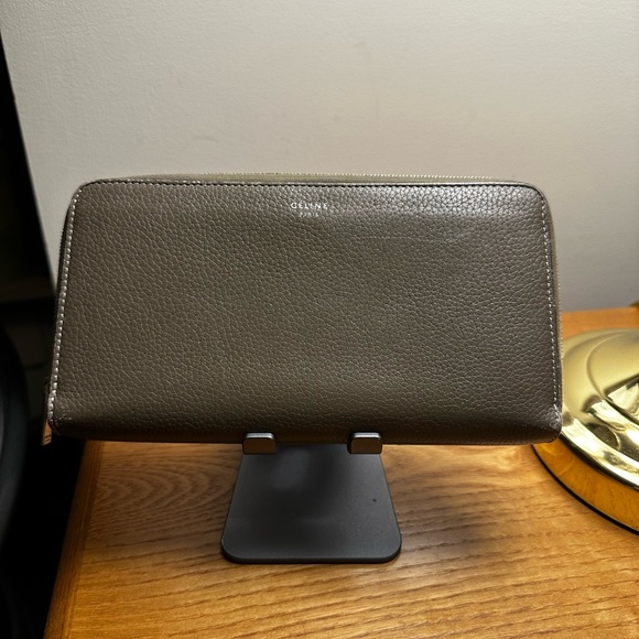 Celine Vintage Taupe Leather Zip Wallet. EUC. - Picture 1 of 8